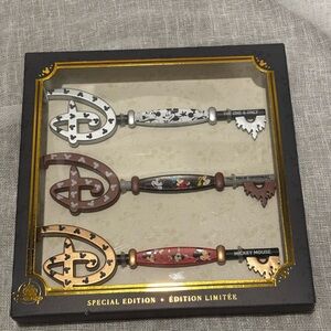 Disney SPECIAL EDITION Key Set Mickey Mouse 3 Pack NEW In Box Never Opened
